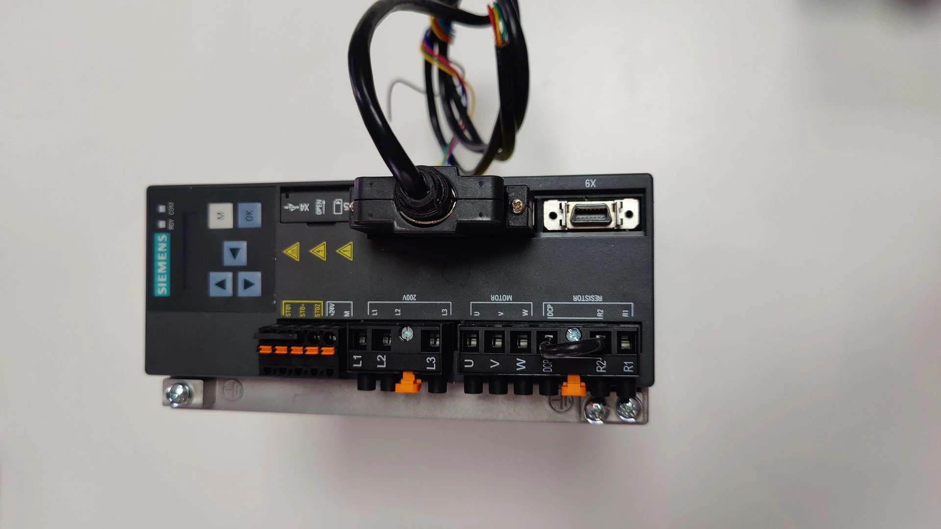 Siemens 6SL3210-5FB10-8UA0